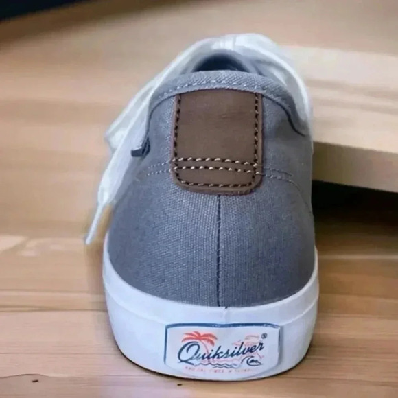 Quicksilver Men's Sz 10 Light Blue Lace-Up Canvas Sneakers. Excellent Condition - Picture 3 of 4